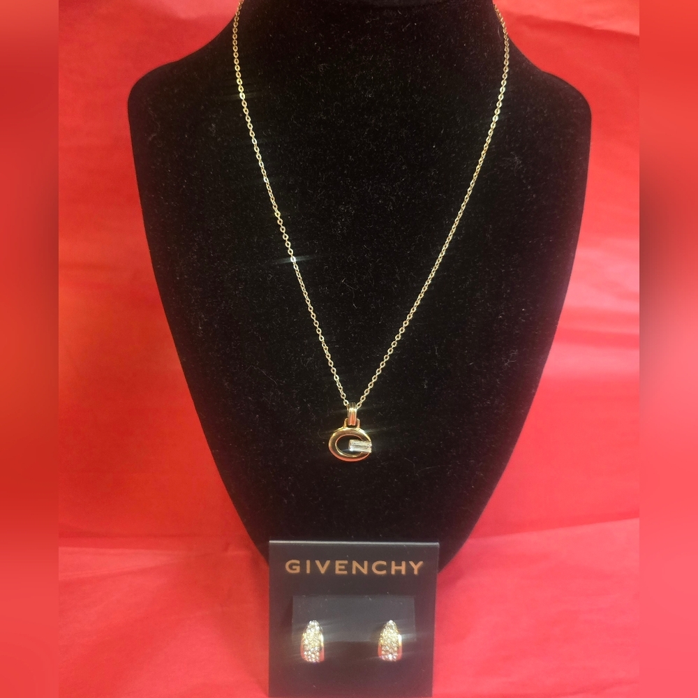 ❤️Givenchy Set❤️Vintage Pendant Necklace & NWT Earrings. Goldtone W Crysyal